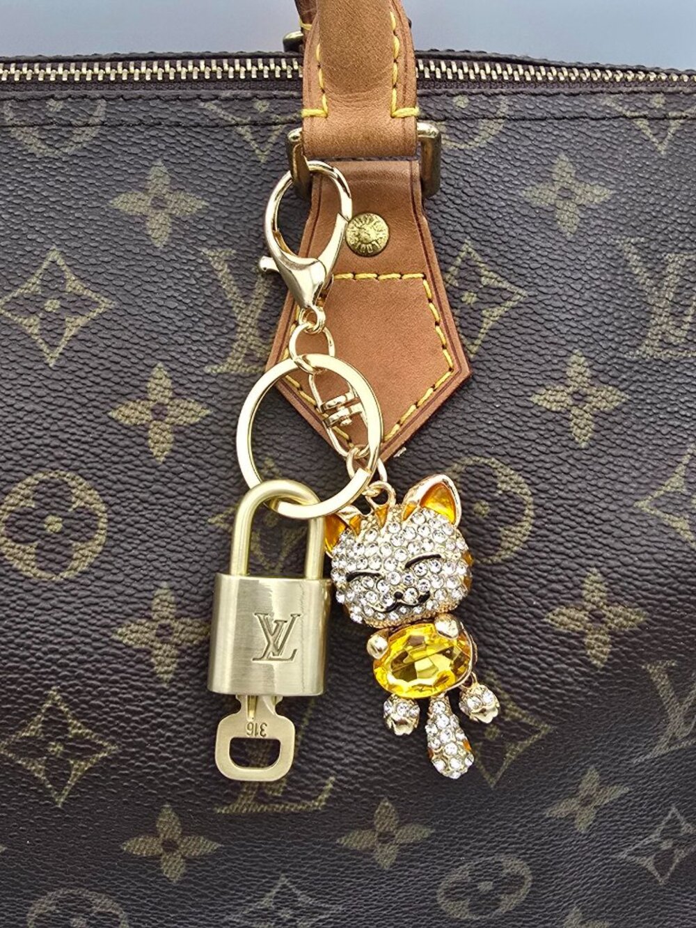 Authentic Louis Vuitton Lock & Key Gold ✨ Unbranded Cat Keychain Bag Charm LV